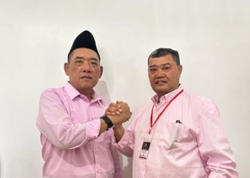 Salam Komando  Mantan Cawabup Arsal Apri dengan Cabup HTK
