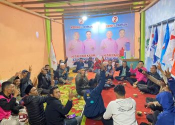 Cawabup Ezi Kurniawan saat meninjau Posko pemenang di Gunung Tujuh