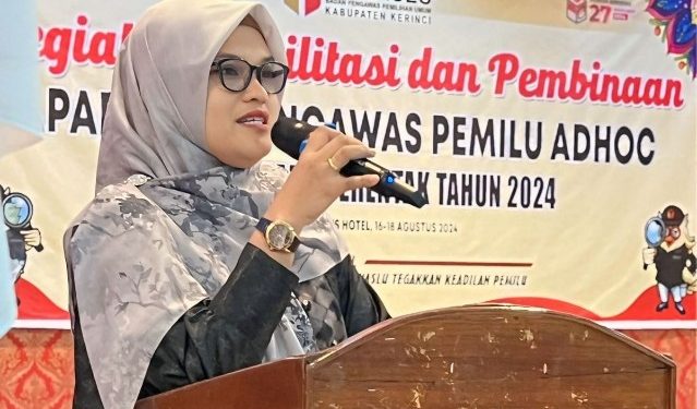 Anggota Bawaslu Kerinci, Chintya Albert Siin