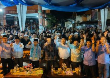 Cagub Al Haris saat silaturahmi dengan masyarakat Hamparan Rawang
