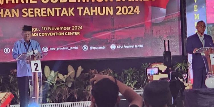 Cawagub Abdullah Sani terlihat santai dan penuh karisma di Debat Kandidat