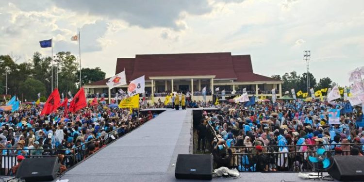 kampanye akbar Calon Gubernur dan Wakil Gubernur Jambi nomor urut 2, Al Haris-Sani di lapangan eks MTQ Kota Jambi,