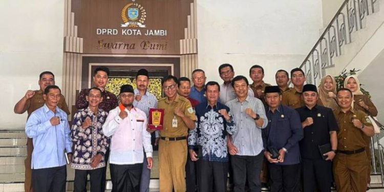 DPRD Sungai Penuh saaat Study Banding ke DPRD Kota Jambi