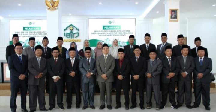 Foto bersama Setelah pelantikan pejabat