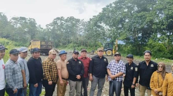 Ketua DPRD dan anggota meninjau lokasi pembersihan sampah