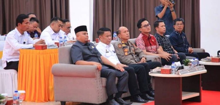Pimpinan DPRD Sungai Penuh saat menghadiri rapat pleno penetapan Walikota dan wakil walikota terpilih