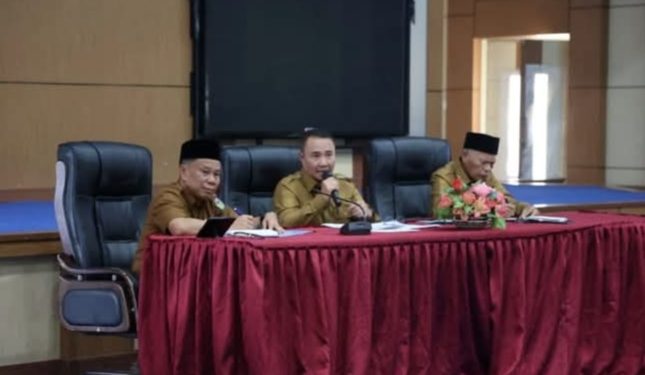 Wako Alfin saat memimpin Rapat dengan Kepala SKPD