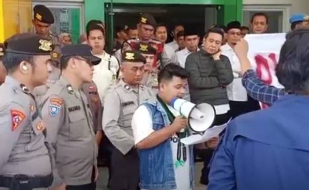 Demo Mahasiswa HMI soal dana KIP-K