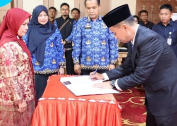 Sekda Alpian Lantik Pejabat Eselon III dan IV Sungai Penuh