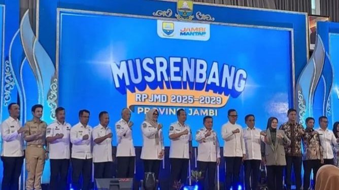 Foto bersama kepala Daerah di Musrembang RPJMD Jambi