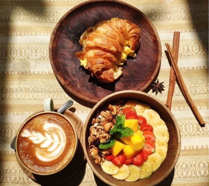 Zin Cafe, Tempat Nongkrong Hits di Bali dengan Suasana Santai dan Nyaman