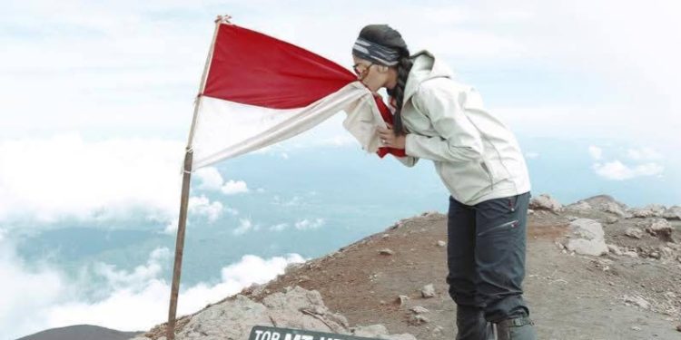 Foto Pendaki Gunung Kerinci (Panorama Kerinci Facebook)