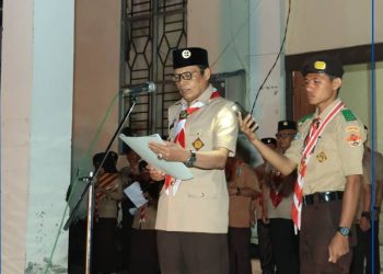 Wawako Azhar saat Memimpin Upacara Renungan Ulang Janji Pramuka