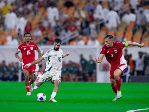Timnas indonesia masih punya peluang lolos langsung ke Piala Dunia 2026 usai dihajar Arab Saudi.
© X.COM/SAUDINT