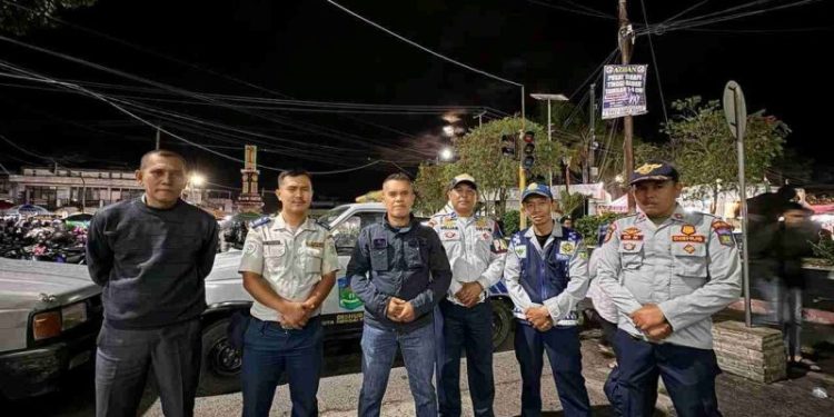 Petugas Dinas Perhubungan Sungai Penuh