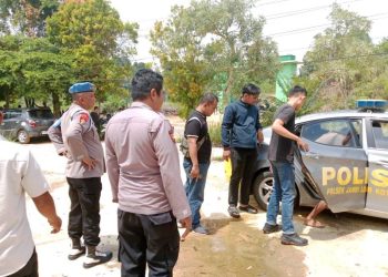 Pencuri Sawit di Muaro Jambi Diamuk Warga, Motor dan Ambung Terbakar