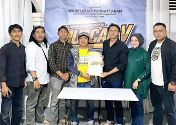 Roma Arusty saat mendaftar di HIPMI Sungai Penuh