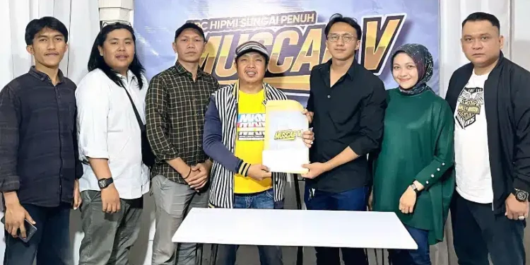 Roma Arusty saat mendaftar di HIPMI Sungai Penuh