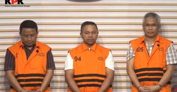 Gubenur Riau bersama Kadis PU dan Tenaga Ahli ditetapkan tersangka