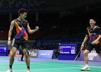 Ganda putra Indonesia, Raymond Indra/Nikolaus Joaquin, menikung tajam unggulan ketiga pada semifinal Korea Masters 2025.