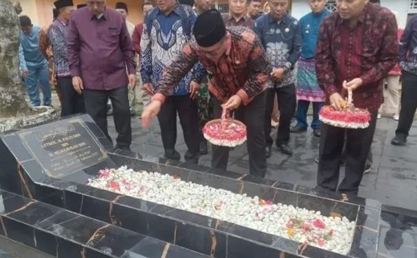 Wako Alfin Ziarah ke Makam Fauzi Siin
