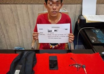 Kurir Narkoba yang diringkus di area Masjid Agung Al Falah Jambi