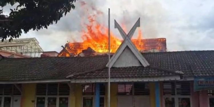 Dinas Pertanian Provinsi Jambi Terbakar.