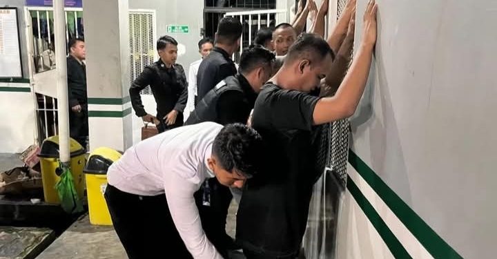 Razia di Lapas Narkotika Muara Sabak