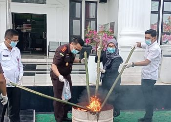 Proses pemusnahan barang Bukti di Kejari Bungo