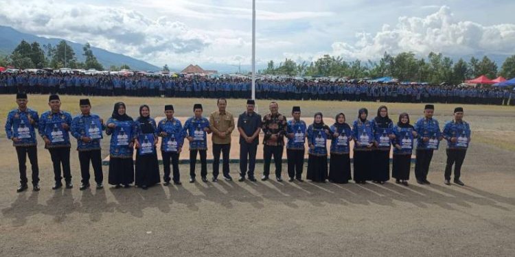Penyerahan SK PPPK Paruh Waktu di kabupaten Kerinci