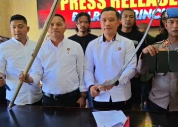 Konfirmasi Pers kasus pengeroyokan dan Senjata Tajam