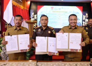 Walikota Sungai Penuh dan Bupati Kerinci bersama Kepala Kejati Jambi Setelah MoU Pidana Kerja Sosial