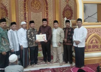 Safari Jum’at di Koto Bento, Wako Alfin Salurkan Bantuan CSR