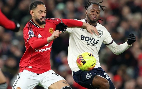 Wan-Bissaka Jadi Tembok West Ham. Foto: REUTERS/Scott Heppell