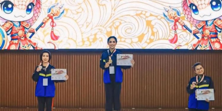Kris Dayanti Raih Medali Emas di Kejuaraan Wushu (instagram.com/krisdayantilemos)
