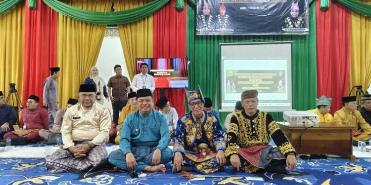 Wawako Azhar, Hadiri Penganugerahan Gelar Adat Melayu Jambi