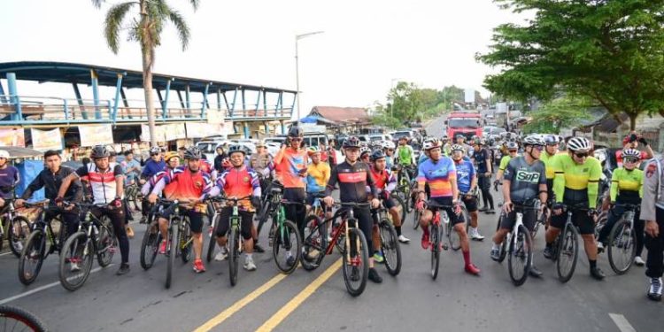 Bersama Pers dan Komunitas Sepada, Polda Jambi Gelar Farewell Ride