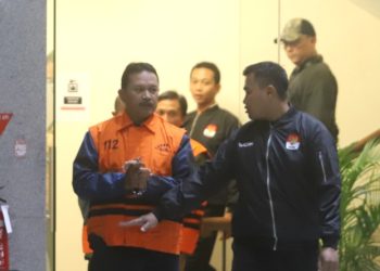 Wali Kota Madiun saat di tahan oleh KPK