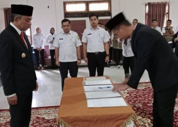 Lantik Empat Pejabat Muaro Jambi, Wabup Bantah Isu Jual Beli Jabatan