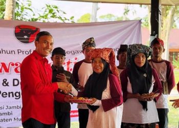 PDI Perjuangan Jambi Tanam Pohon di Candi Muaro Jambi