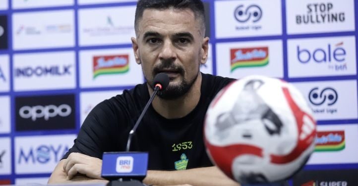 Carlos Pena saat memberikan keterangannya kepada media, Jumat, 23 Januari 2026. Foto: Humas Persita