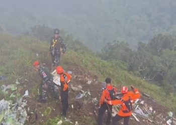 Tim SAR Temukan Serpihan Badan dan Ekor ATR di Lereng Bulusaraung