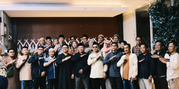 Foto bersama setelah berbuka puasa