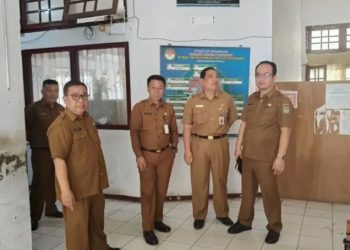 Sekda Alpian saat melakukan Sidak ke OPD