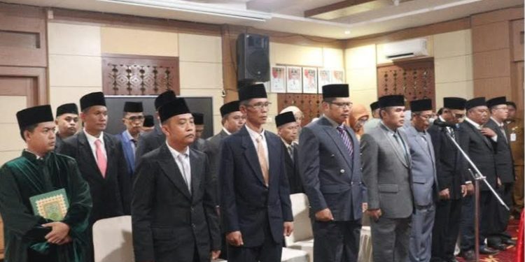 32 pejabat eselon II, III dan IV di Lantik