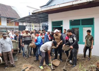 Wako dan Wawako Sungai Penuh Turun Goro Bersama Warga Enam Luhah