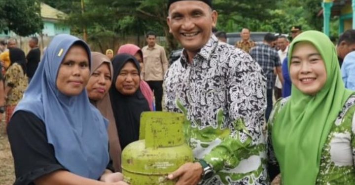 Bupati Sarolangun Ancam Cabut Izin Pangkalan Jual Gas Diatas HET