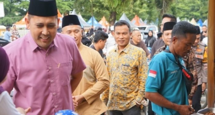 Bupati Merangin membuka Pasar Bedug dan Bazar Ramadan 1447 Hijriah di Pasar Bawah Bangko