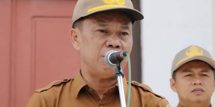 Sekda Alpian Saat memimpin Apel di halaman kantor Walikota Sungai Penuh beberapa waktu lalu