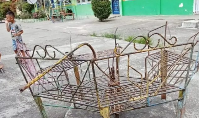 Tempat bermain yang dirusak OTK